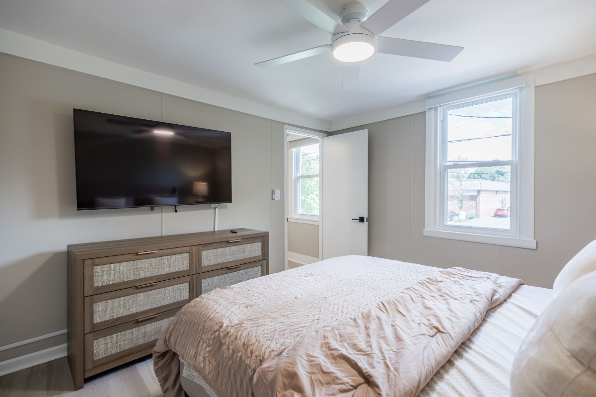 Brighton Retreat near URMC and Pittsford Plaza - Photo 3