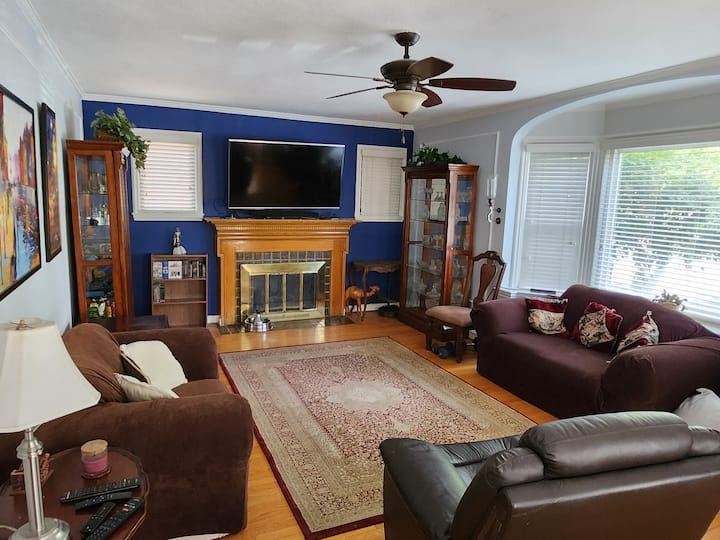 Amazing 3BR Furnished Retreat w/ Garden Oasis & Hot Tub -- Outstanding Location - Photo 3