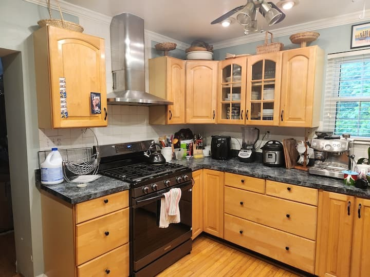 Amazing 3BR Furnished Retreat w/ Garden Oasis & Hot Tub -- Outstanding Location - Photo 6