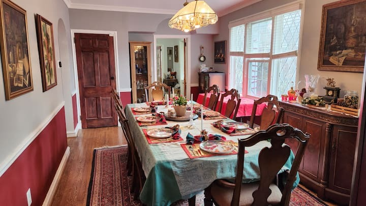 Amazing 3BR Furnished Retreat w/ Garden Oasis & Hot Tub -- Outstanding Location - Photo 9