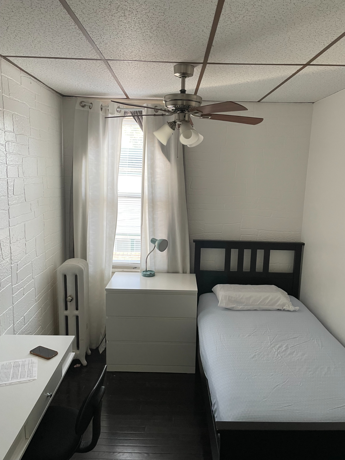 Best Quiet Room in the Area - Photo 7