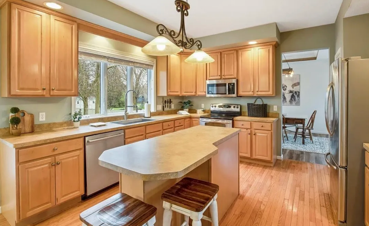 Private Bed & Bath Near Lake Ontario - Photo 4