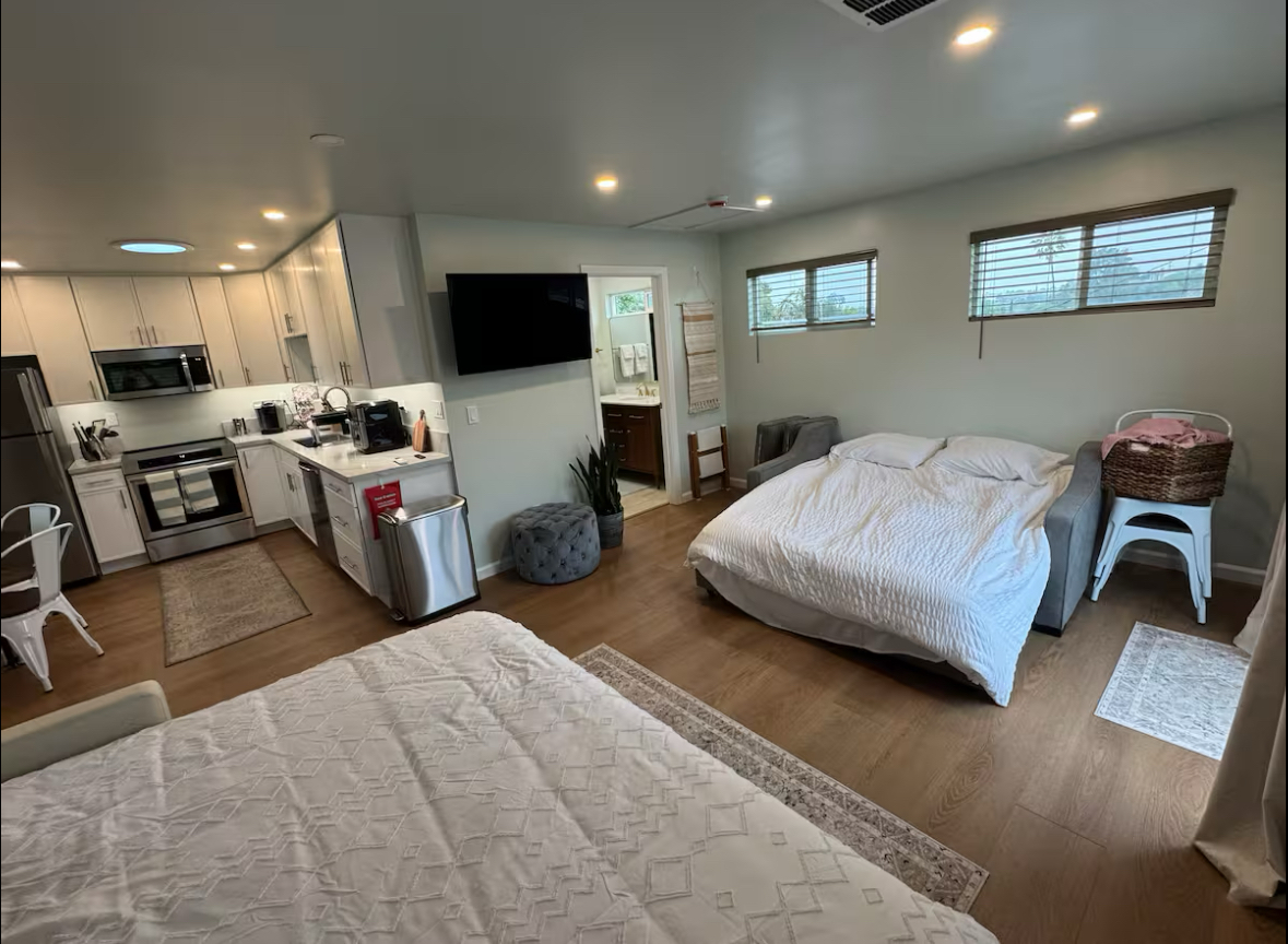 NEWLY Built Studio Apartment with Balcony - Photo 4
