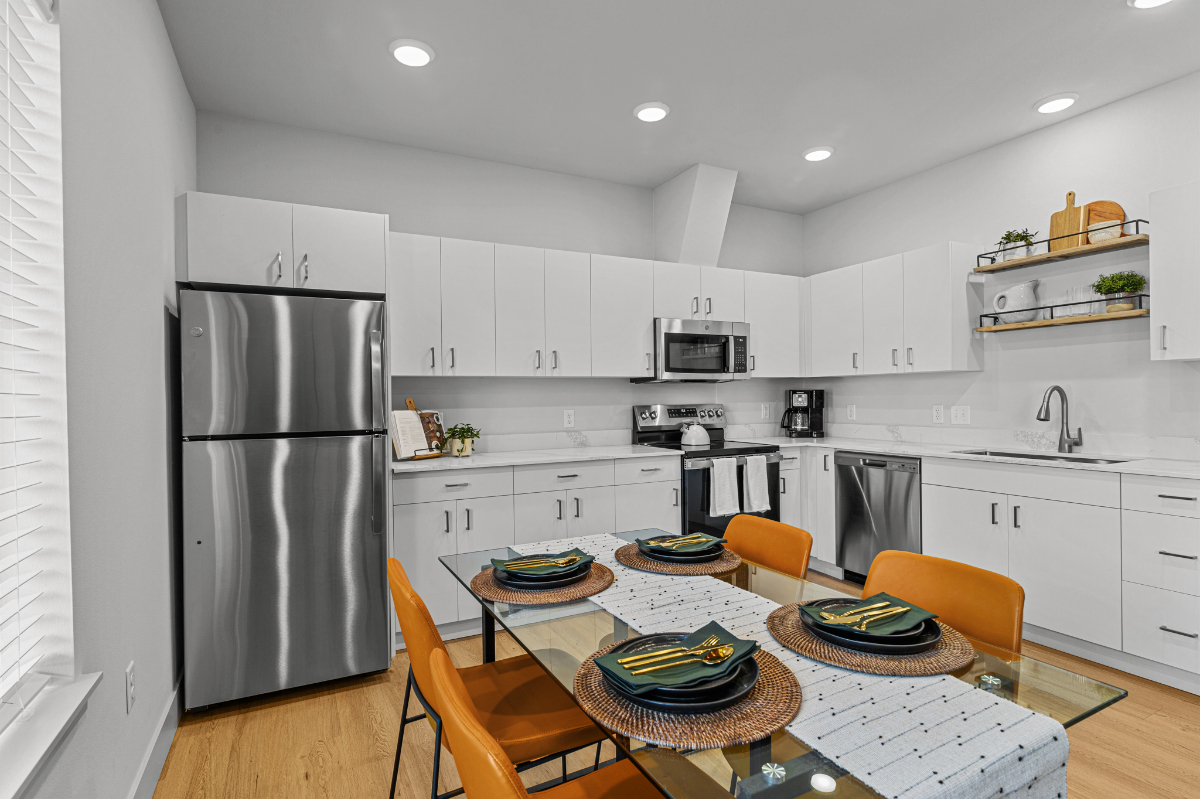 Modern Mountain Living Community with 24/7 Fitness Center - Pet Friendly - Sauna - On-Site Dog Park-Clubhouse 160-102 - Photo 3