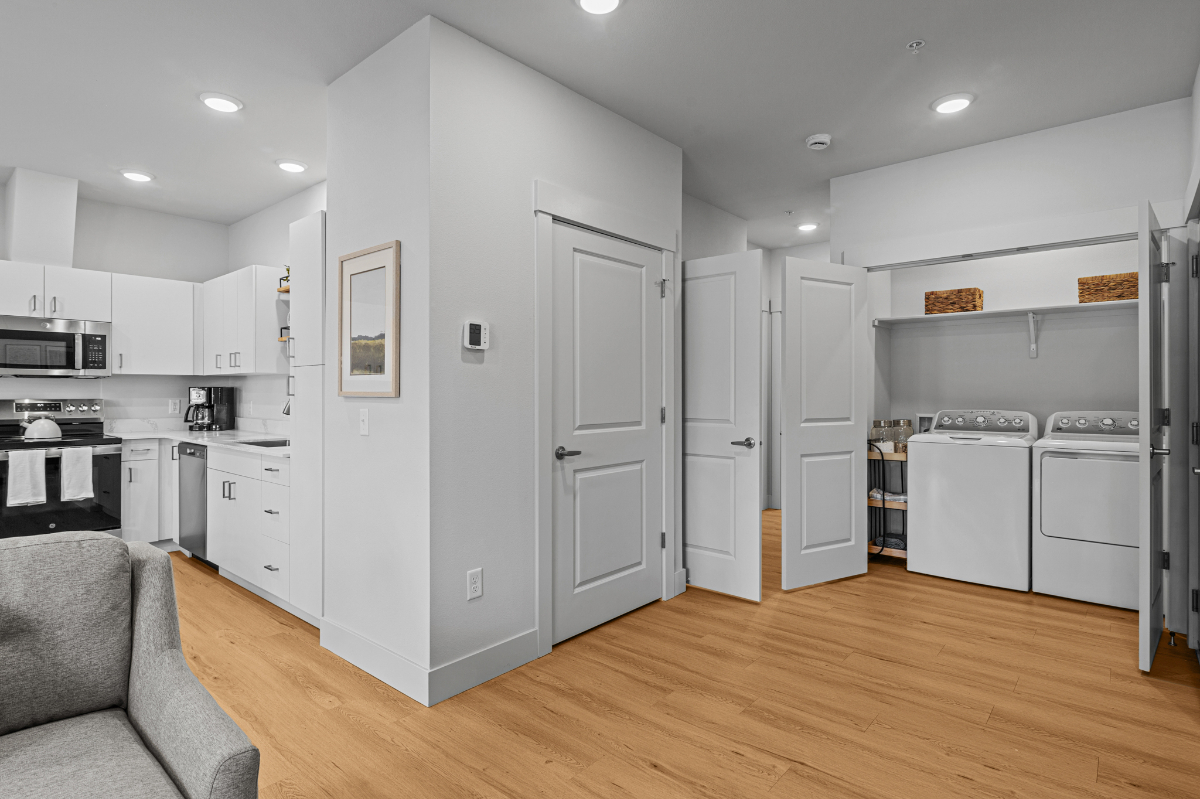 Modern Mountain Living Community with 24/7 Fitness Center - Pet Friendly - Sauna - On-Site Dog Park-Clubhouse 160-102 - Photo 4