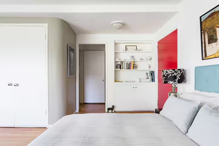 Silverlake Studio with Outdoor Space and Pool - Photo 1