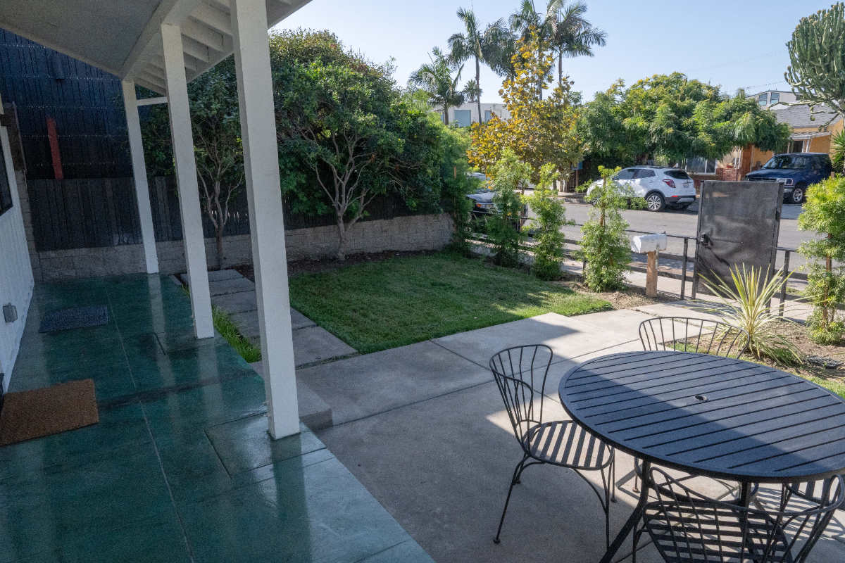 Summer in Venice - SPECIAL RATE/PARKING/2BD- Oakwood Neighborhood - Photo 3