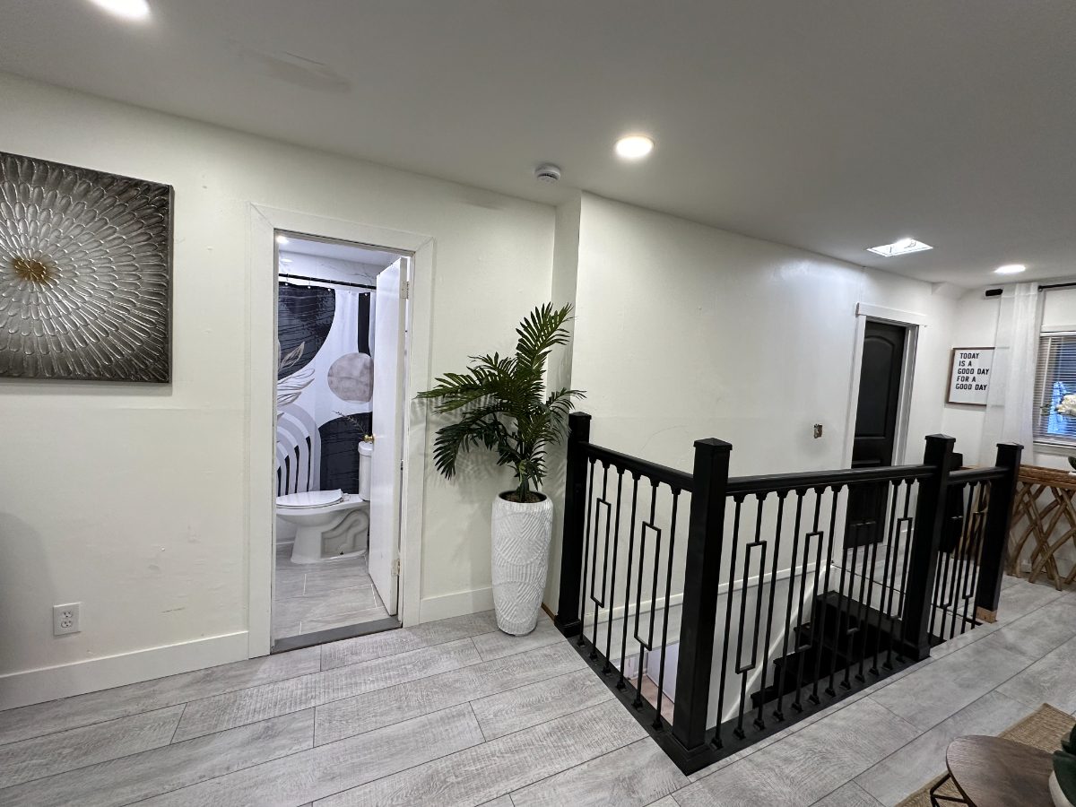 TRAVEL NURSE HAVEN/ Newly renovated 4 Bed 2 bath  Less than 5 miles from 3 Major Hospitals - Photo 9