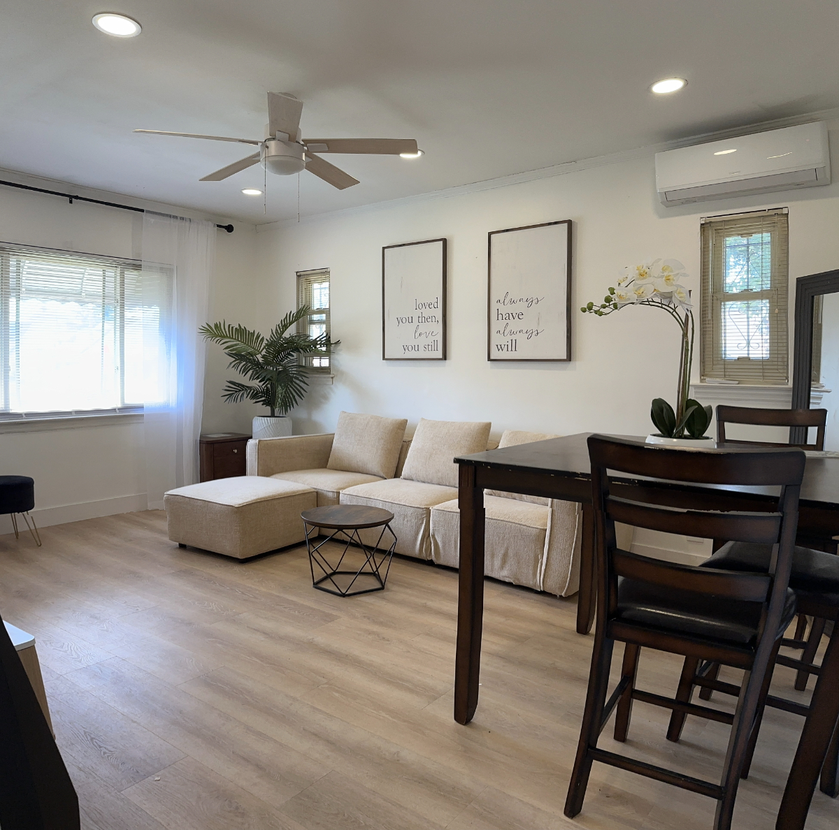 TRAVEL NURSE HAVEN/ Newly renovated 4 Bed 2 bath  Less than 5 miles from 3 Major Hospitals - Photo 3