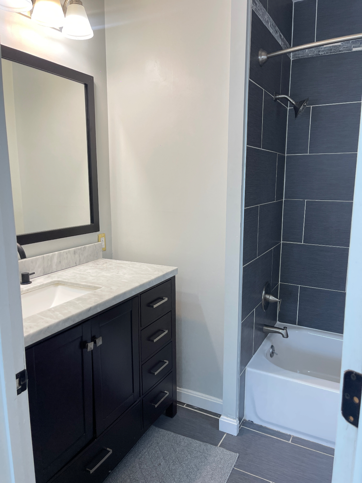 Private Bedroom & Bath. Quiet Home Near Green Line Metro. All Utilities Included - Photo 12
