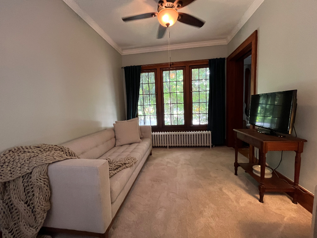 Bright and Modern Studio Near Highland Park with Utilities Included - Photo 10