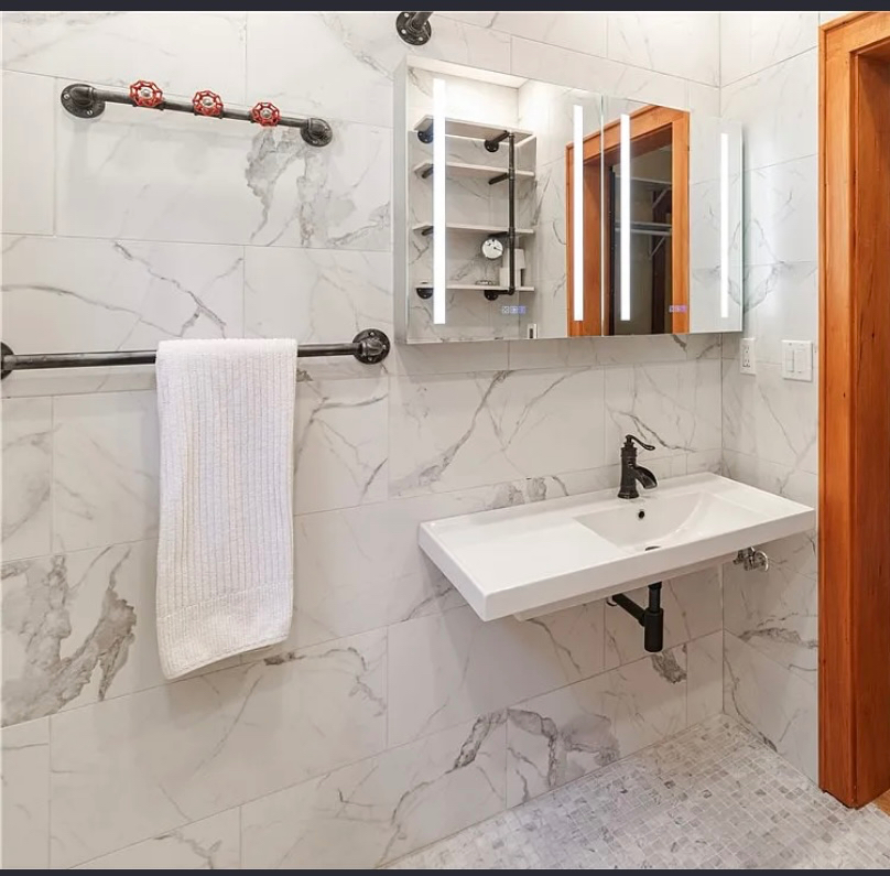 Bright and Modern Studio Near Highland Park with Utilities Included - Photo 4