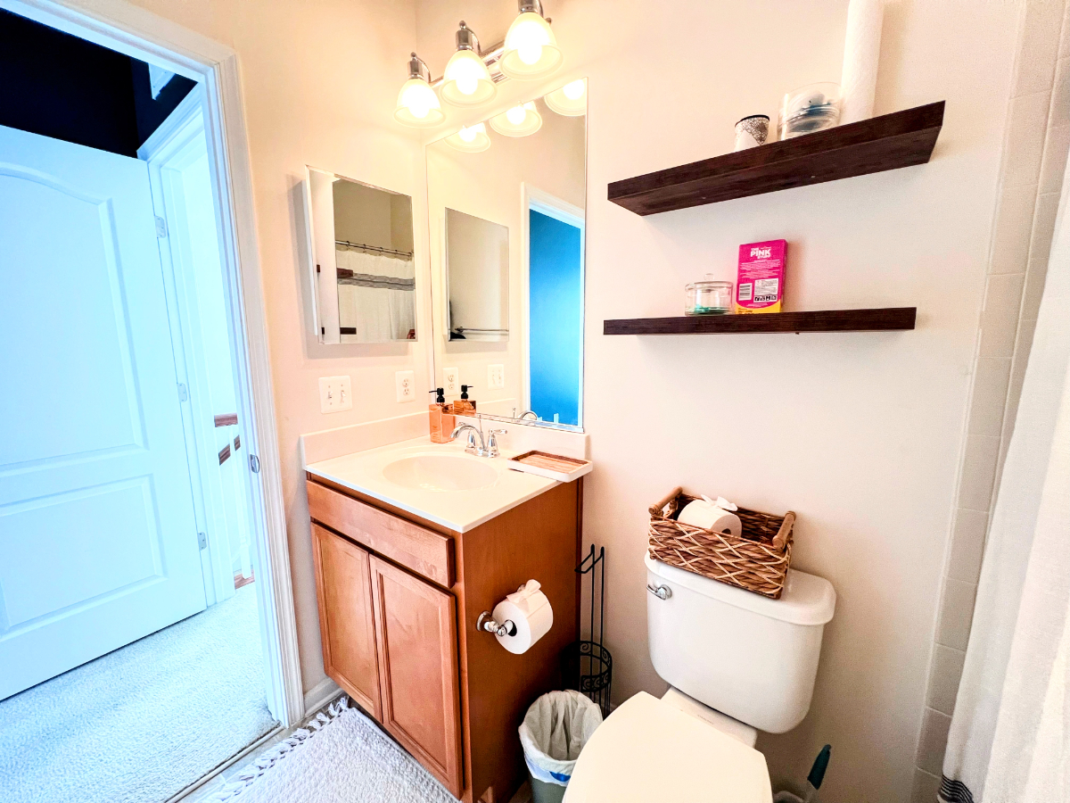3 Furnished Bedrooms in DC Townhouse - Photo 10