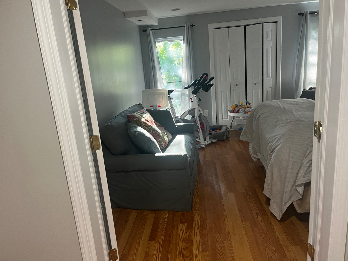 Cozy one bedroom full bath separate from main house with its own entrance. - Photo 4