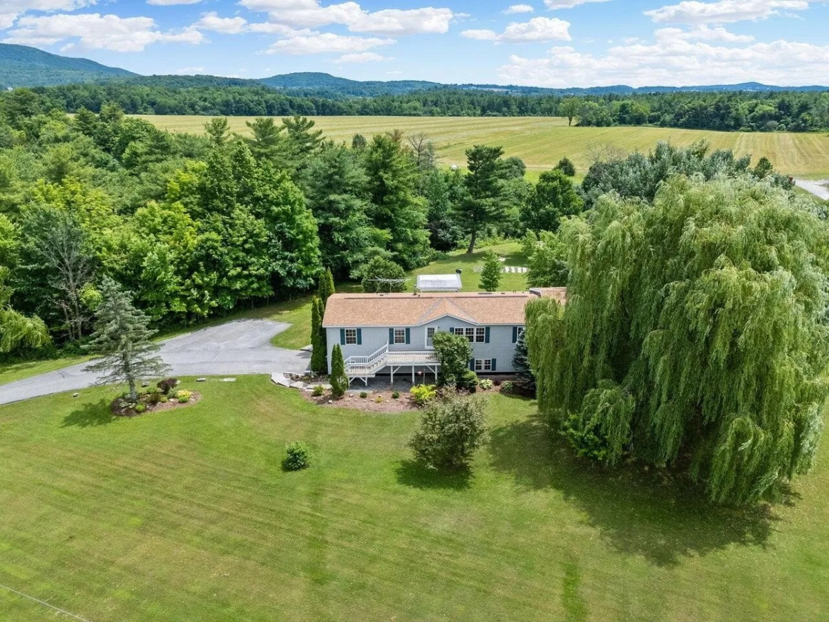 Large 1-Bedroom 'Treetop' Countryside Apartment - Photo 8