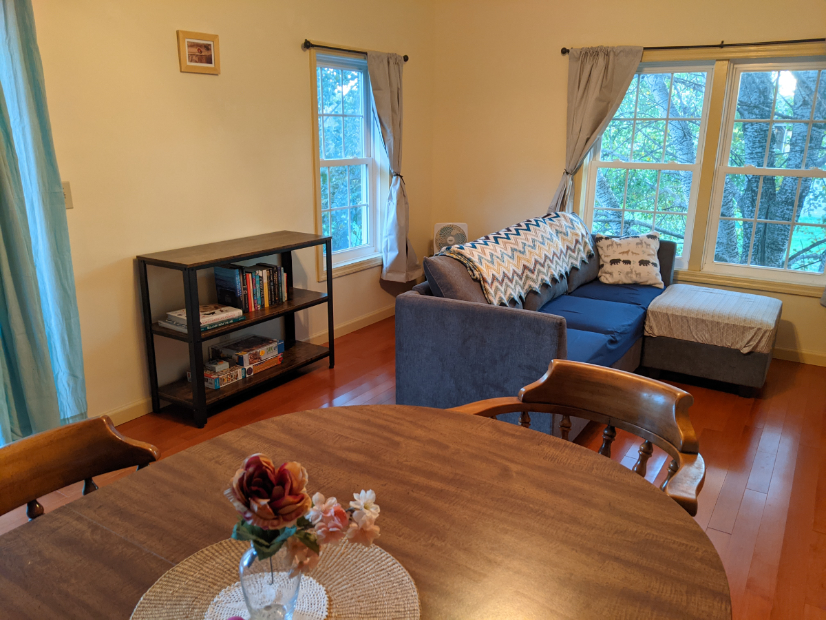 Large 1-Bedroom 'Treetop' Countryside Apartment - Photo 1