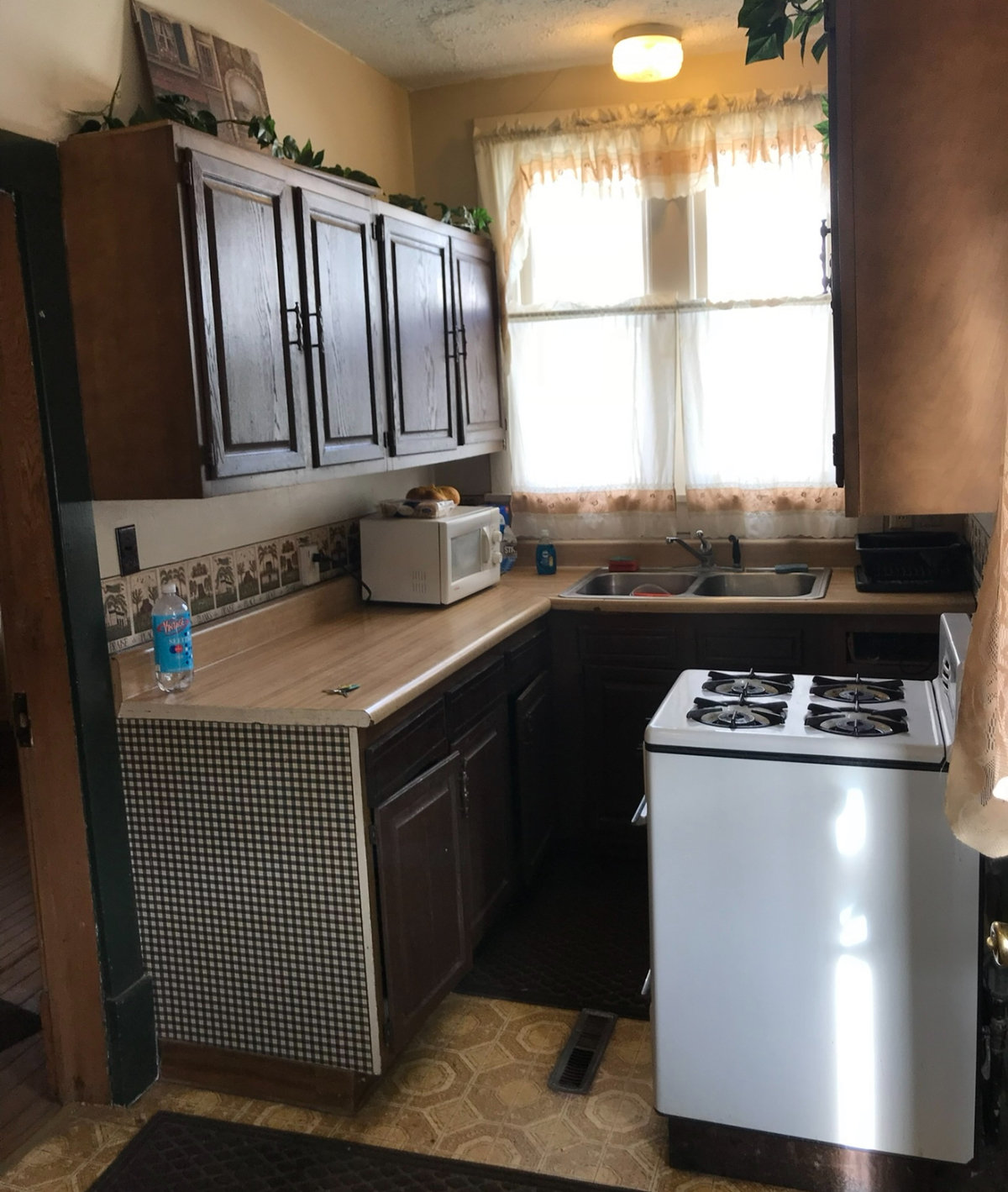 Furnished private Rooms for out of town workers - Photo 3