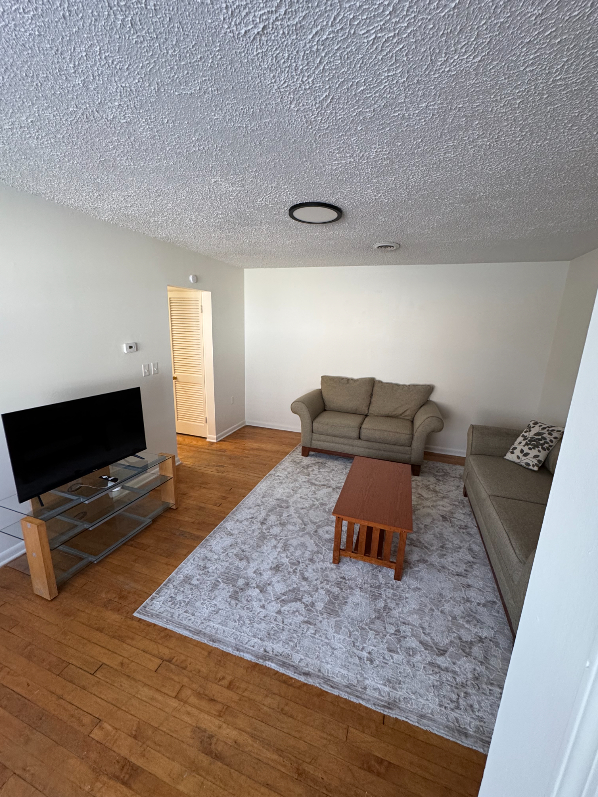 2 BR - LAUNDRY - NO PET FEE - Photo 8