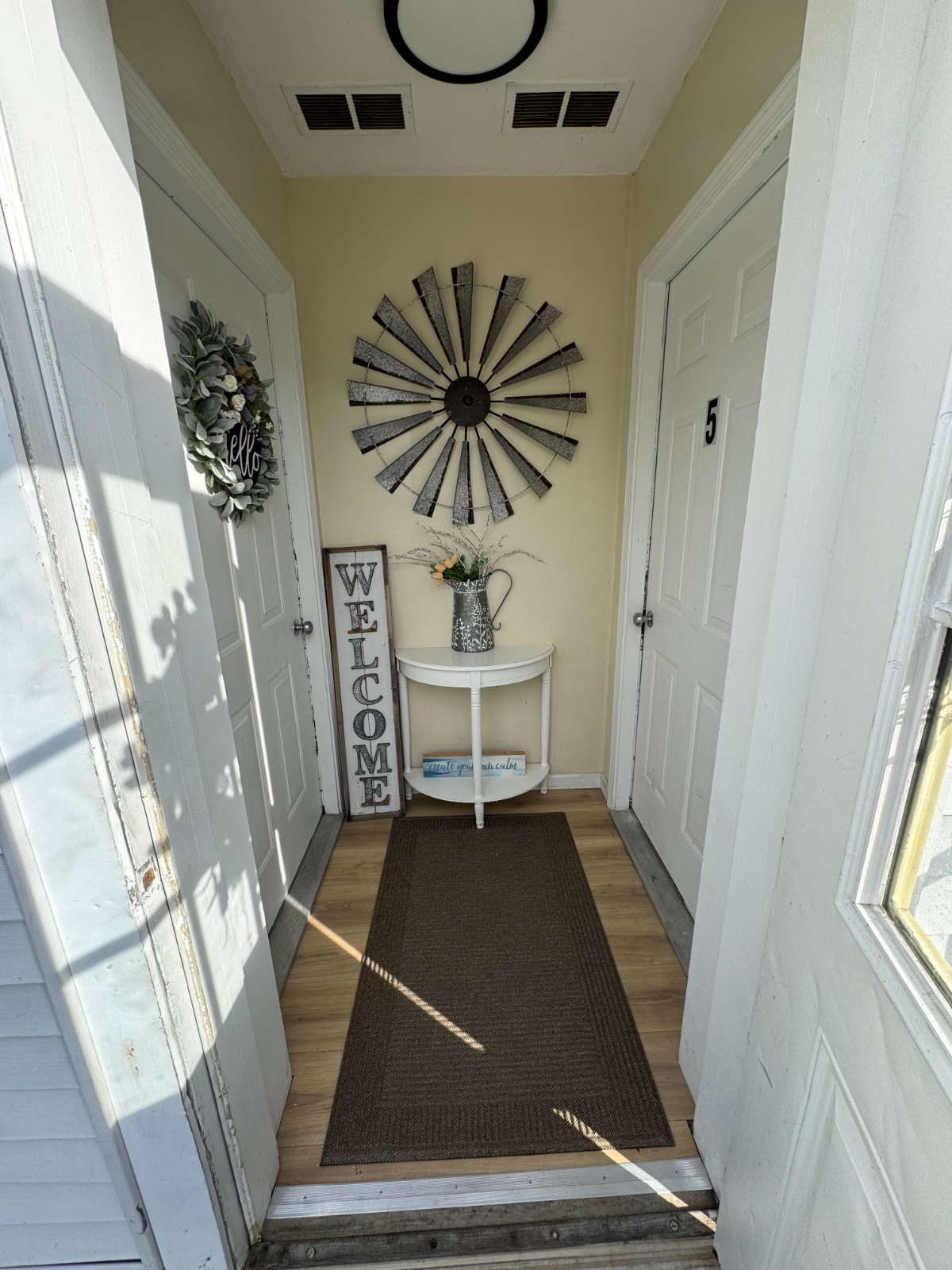 2 BR - LAUNDRY - NO PET FEE - Photo 1