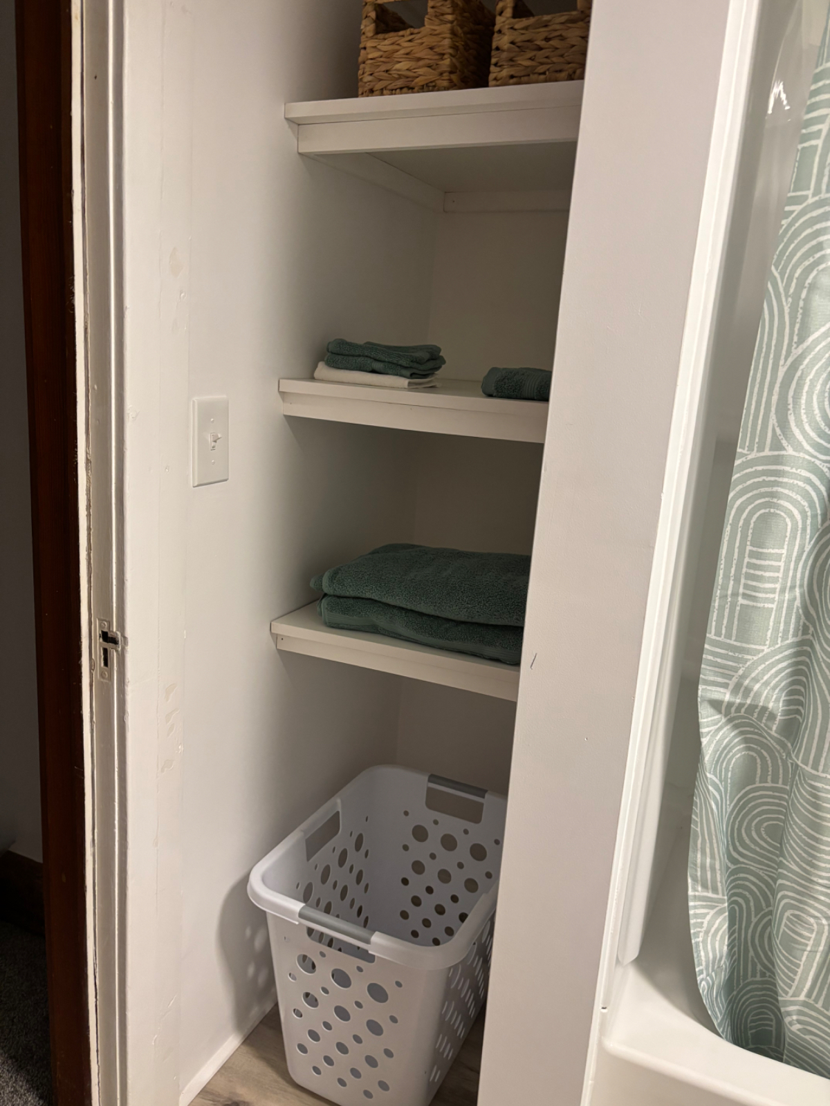Newly renovated 2 bedroom duplex - Photo 9