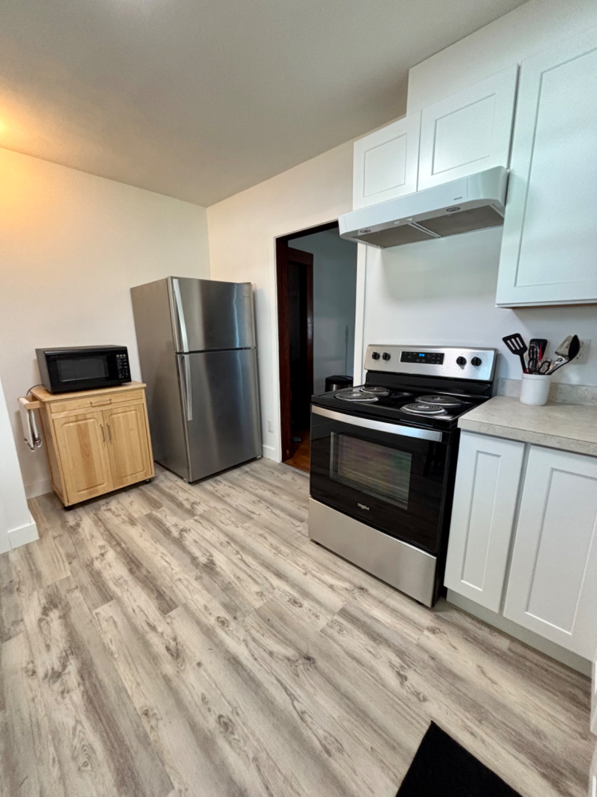 Newly renovated 2 bedroom duplex - Photo 10