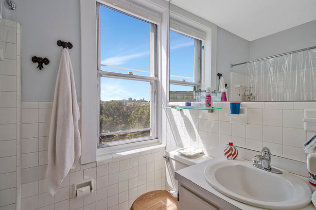 Centrally located, newly renovated, super sunny DC condo - Photo 6