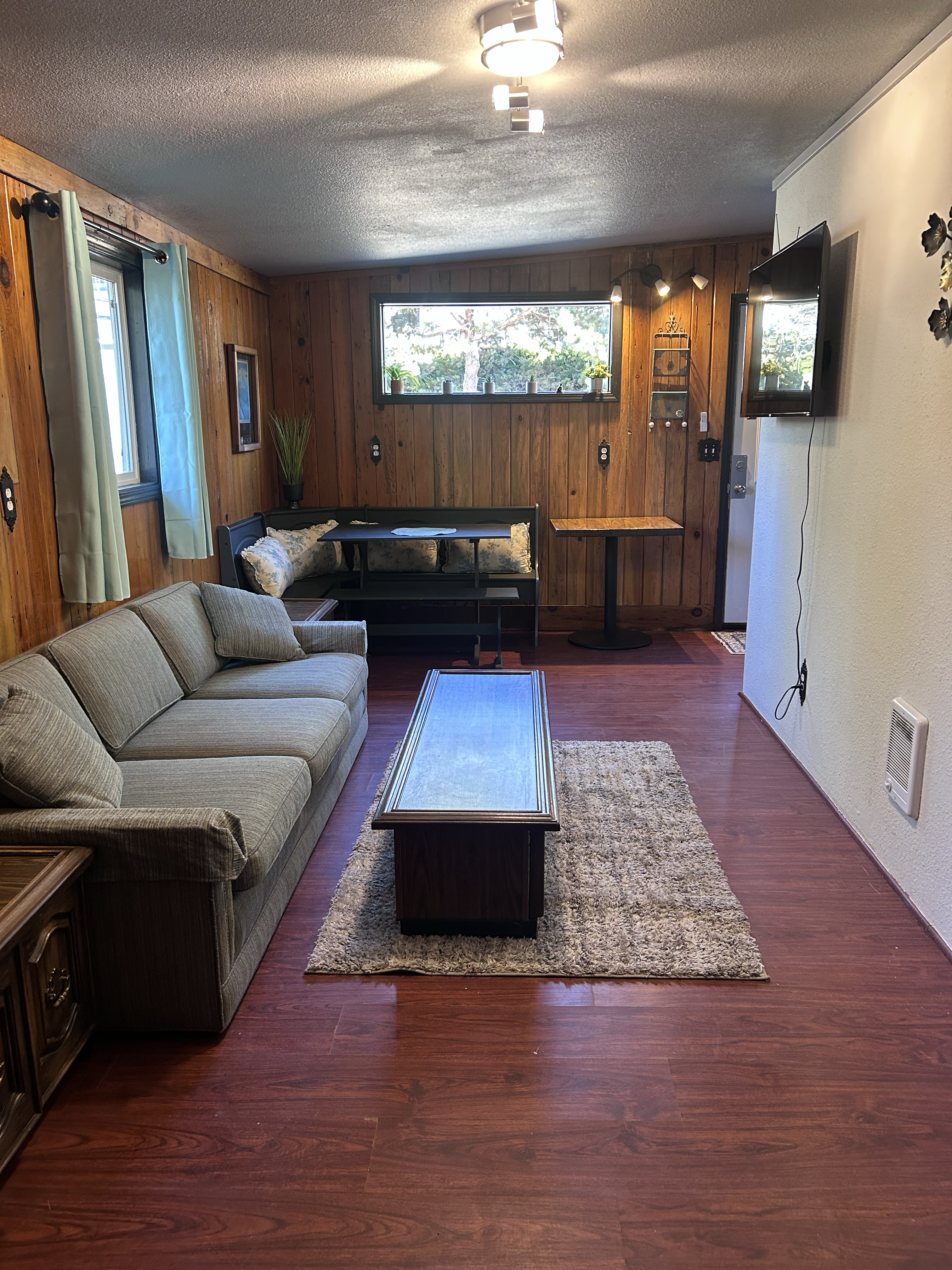 Studio close to hospital on an acre. No dogs, cats allowed. - Photo 2