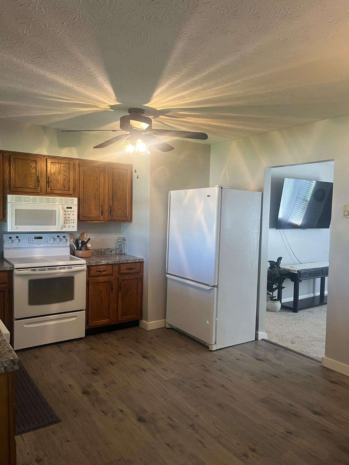 Cute, cozy and convenient  efficiency. - Photo 6