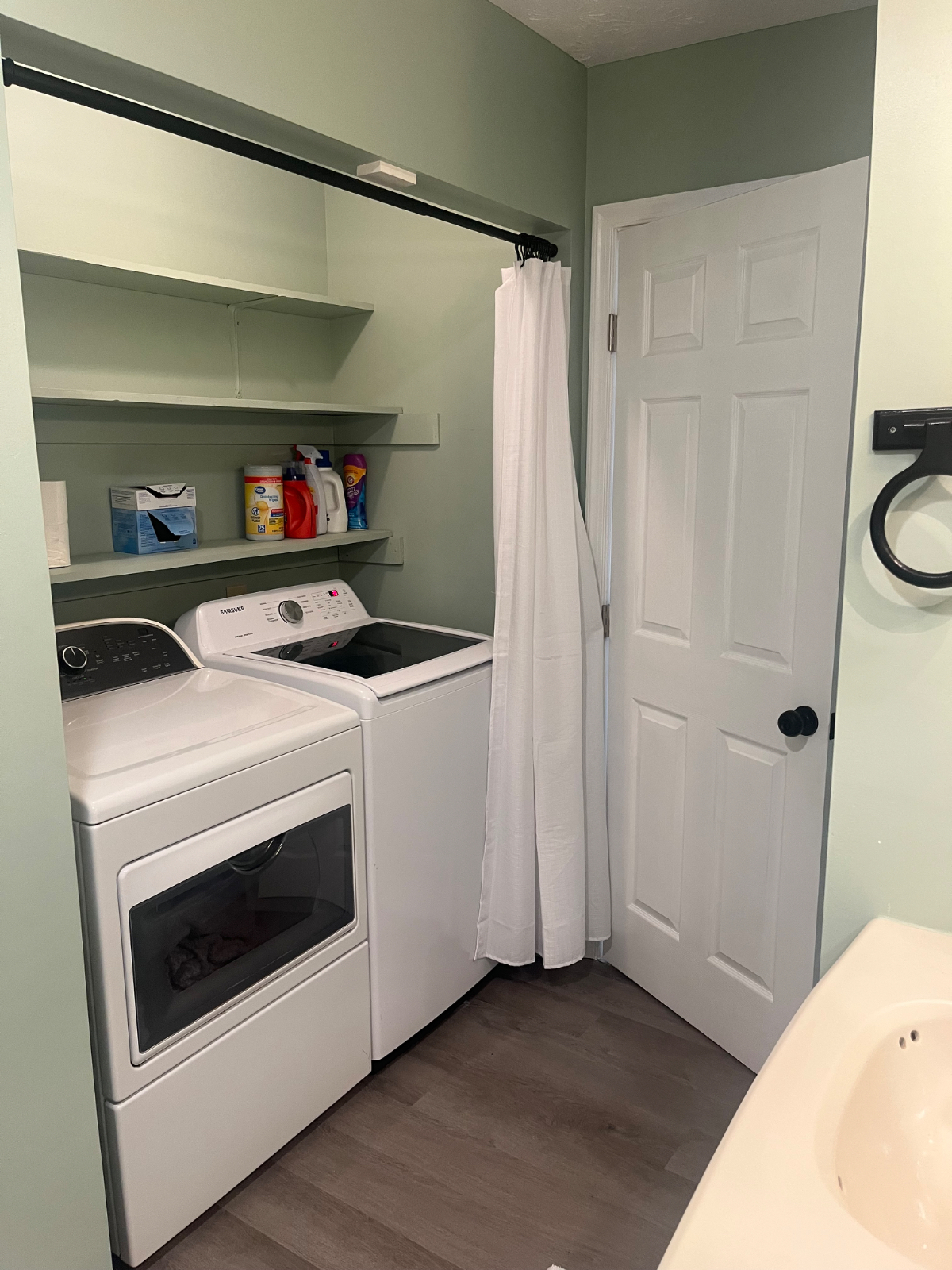Cute, cozy and convenient  efficiency. - Photo 11