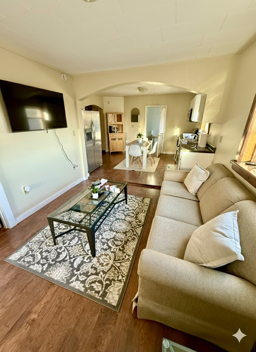 Big 3 Bedroom Apartment Near Everything - Photo 1