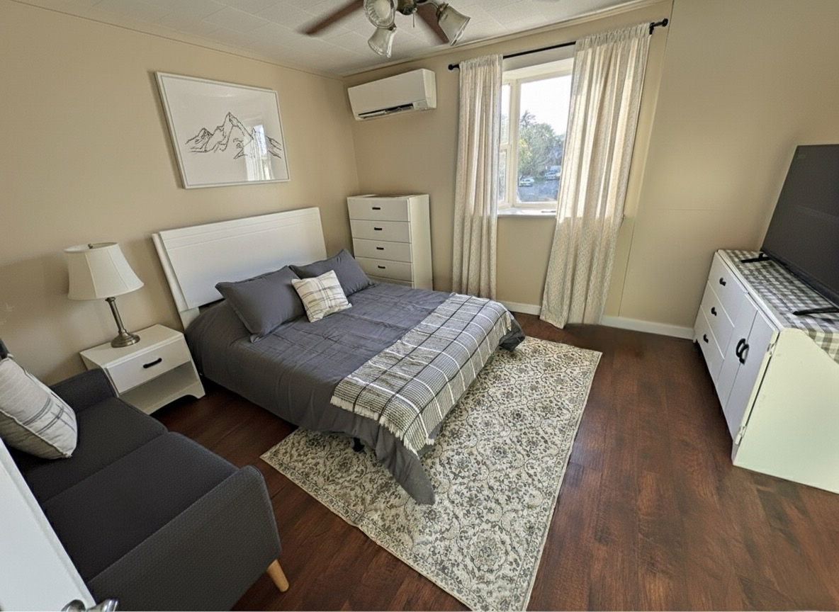 Big 3 Bedroom Apartment Near Everything - Photo 2