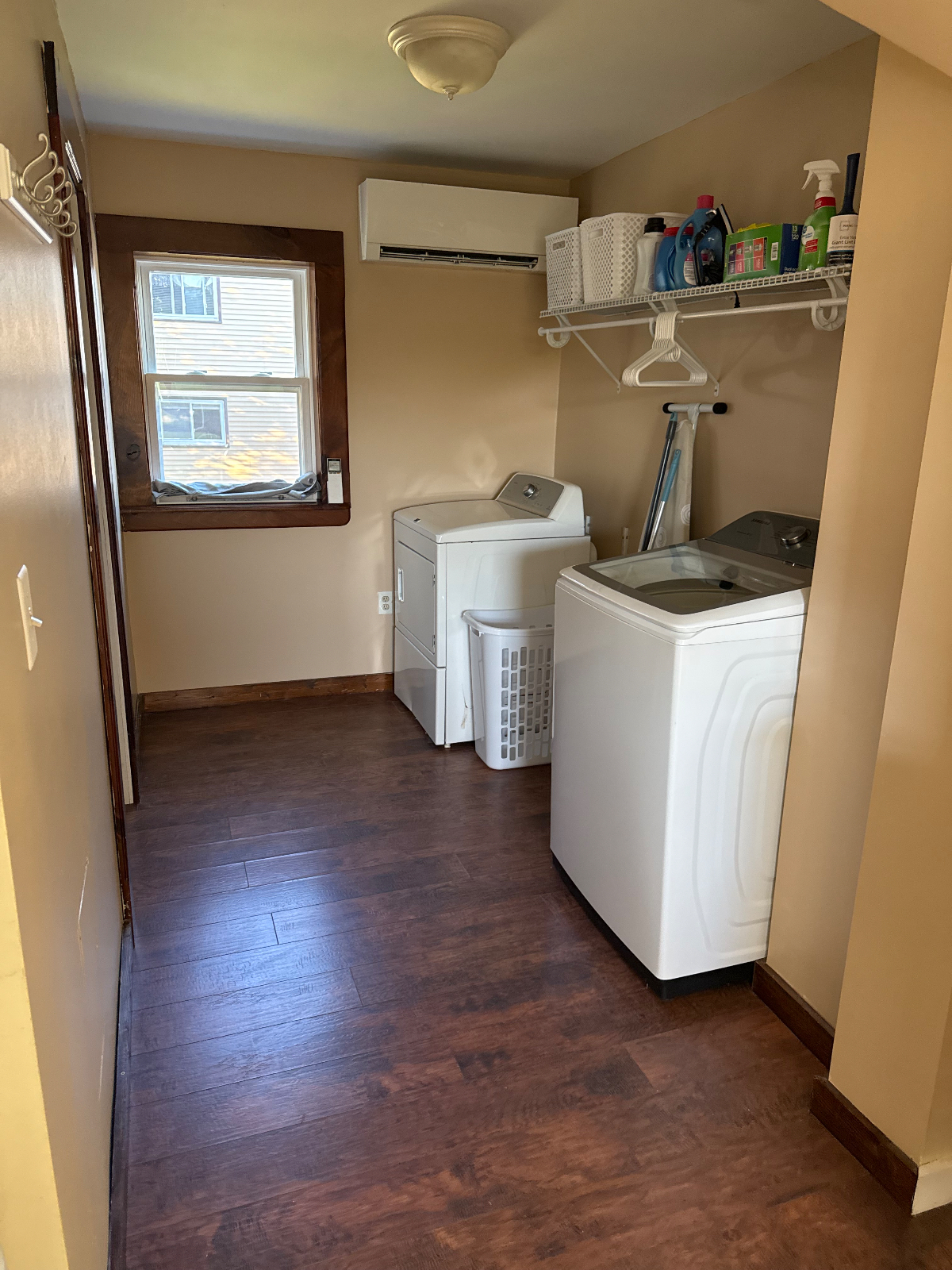 Big 3 Bedroom Apartment Near Everything - Photo 6
