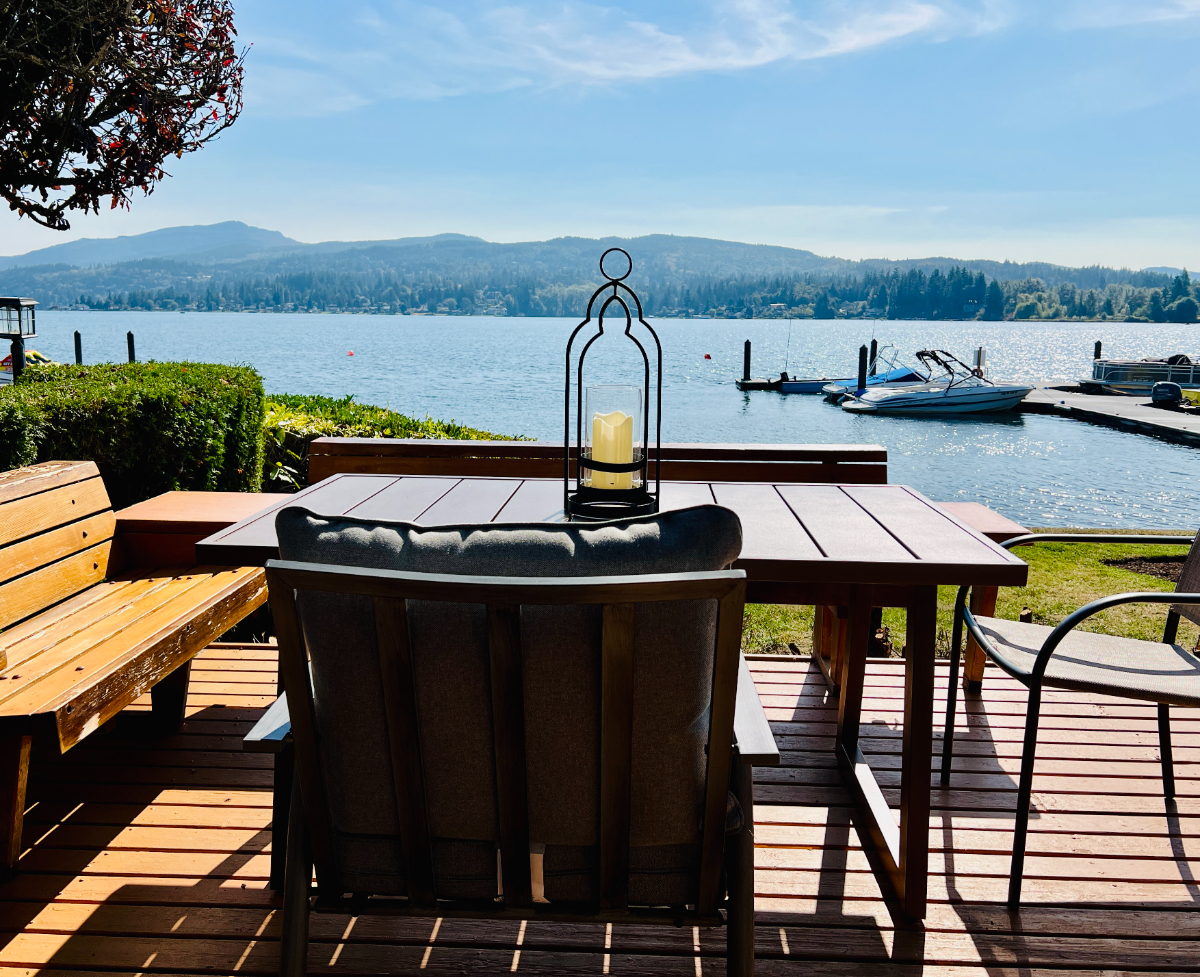 Spacious Lakeside Condo with Stunning Views - 6-8 month lease