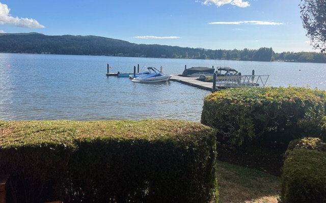 Spacious Lakeside Condo with Stunning Views - 6-8 month lease - Photo 5