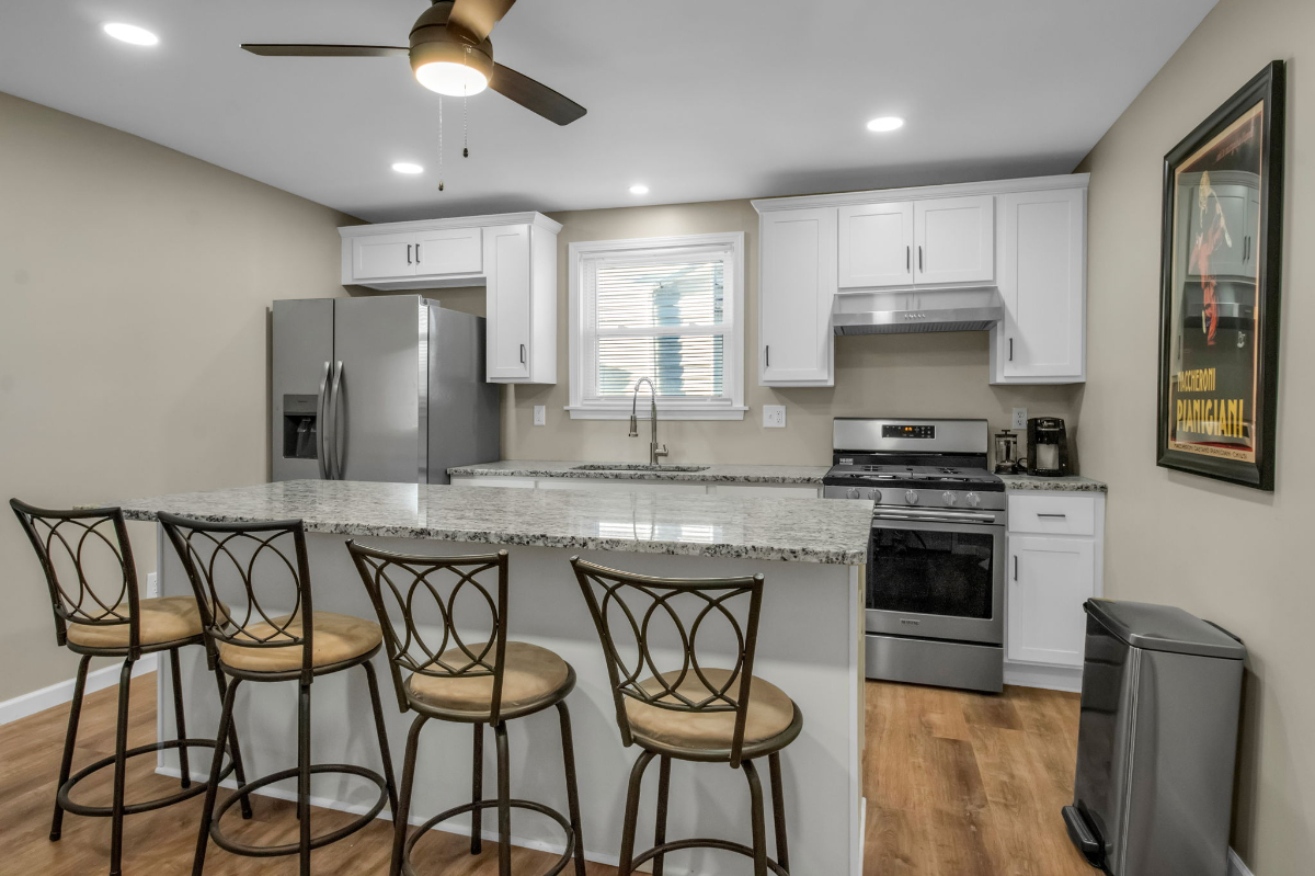 Cozy, Fully Renovated 3-Bedroom Home with Big Yard, Natural Light, and Modern Amenities - Photo 11