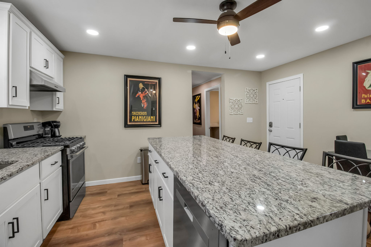 Cozy, Fully Renovated 3-Bedroom Home with Big Yard, Natural Light, and Modern Amenities - Photo 9