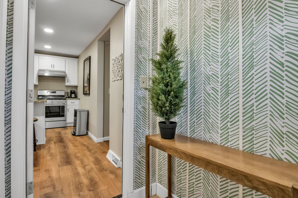 Cozy, Fully Renovated 3-Bedroom Home with Big Yard, Natural Light, and Modern Amenities - Photo 12