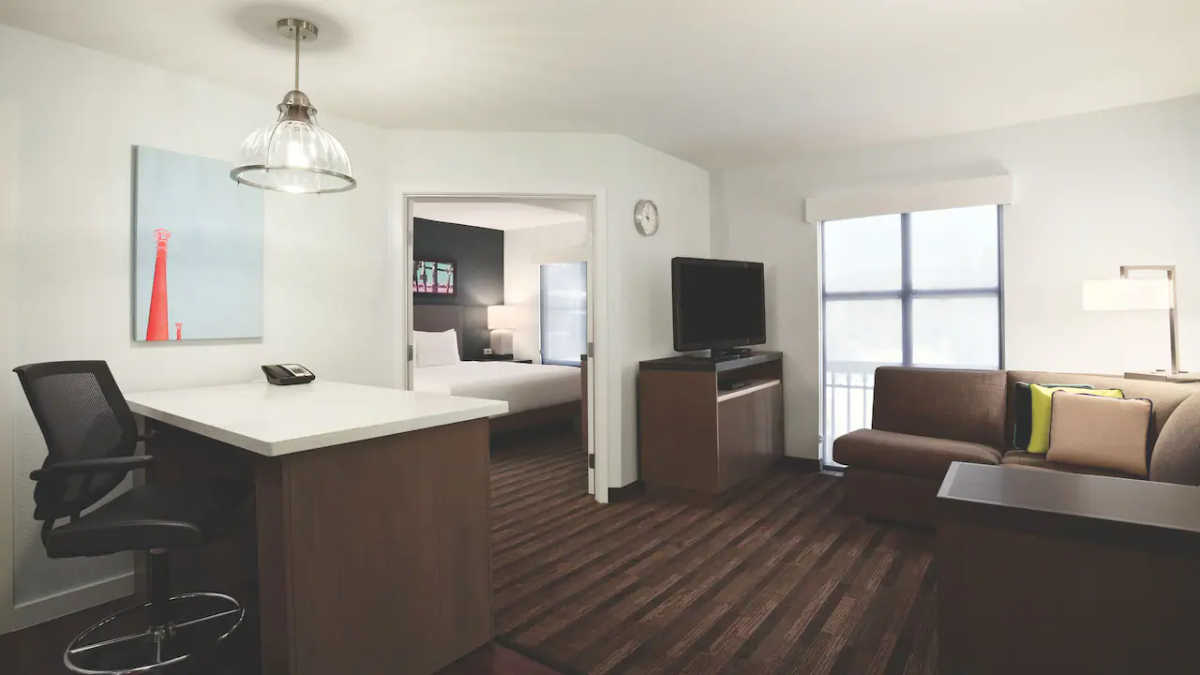 King Studio Suite - Photo 3