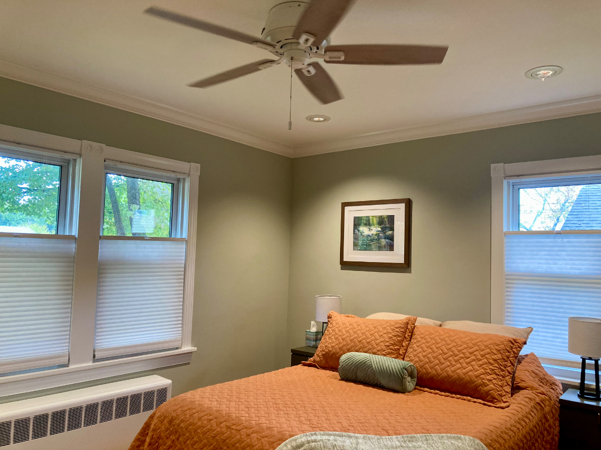 Beautiful 2BR Home with Backyard, Fireplace & Village location - Photo 7