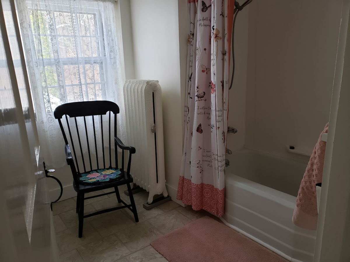 Large One Bedroom Apartment on Farm - Photo 5