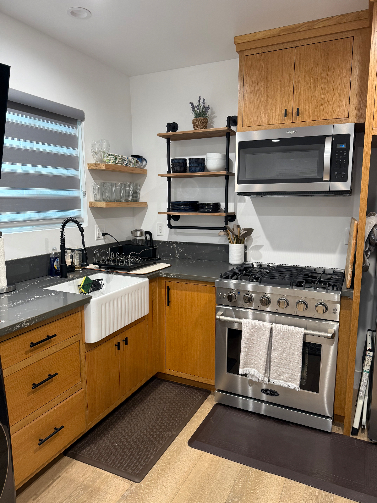Private back house (ADU) near USC/ Kaiser- Washer, Dryer, Easy Living - Photo 3
