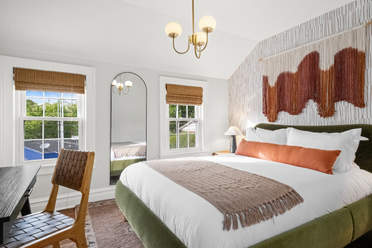 Adventure and Comfort Combined Furnished Oak Hill Haven - Photo 11
