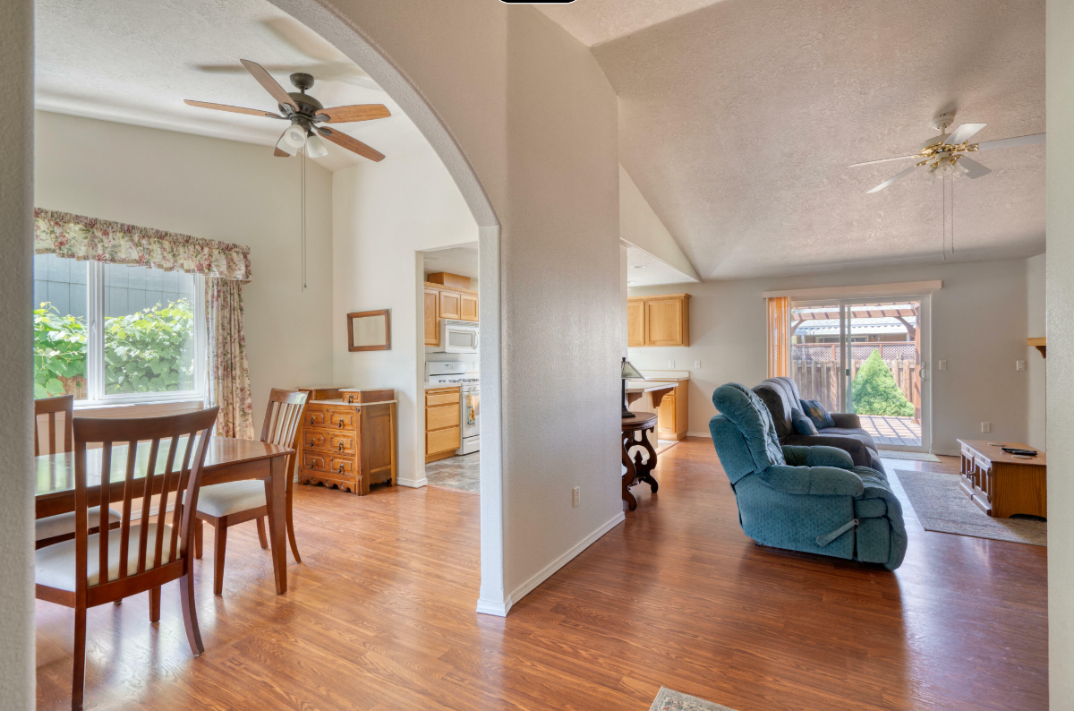 Lovely 3BR, 2 bath home in quiet neighborhood. Close to town and hospitals. - Photo 5