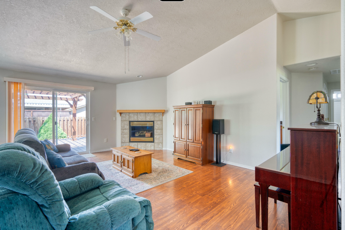 Lovely 3BR, 2 bath home in quiet neighborhood. Close to town and hospitals. - Photo 6