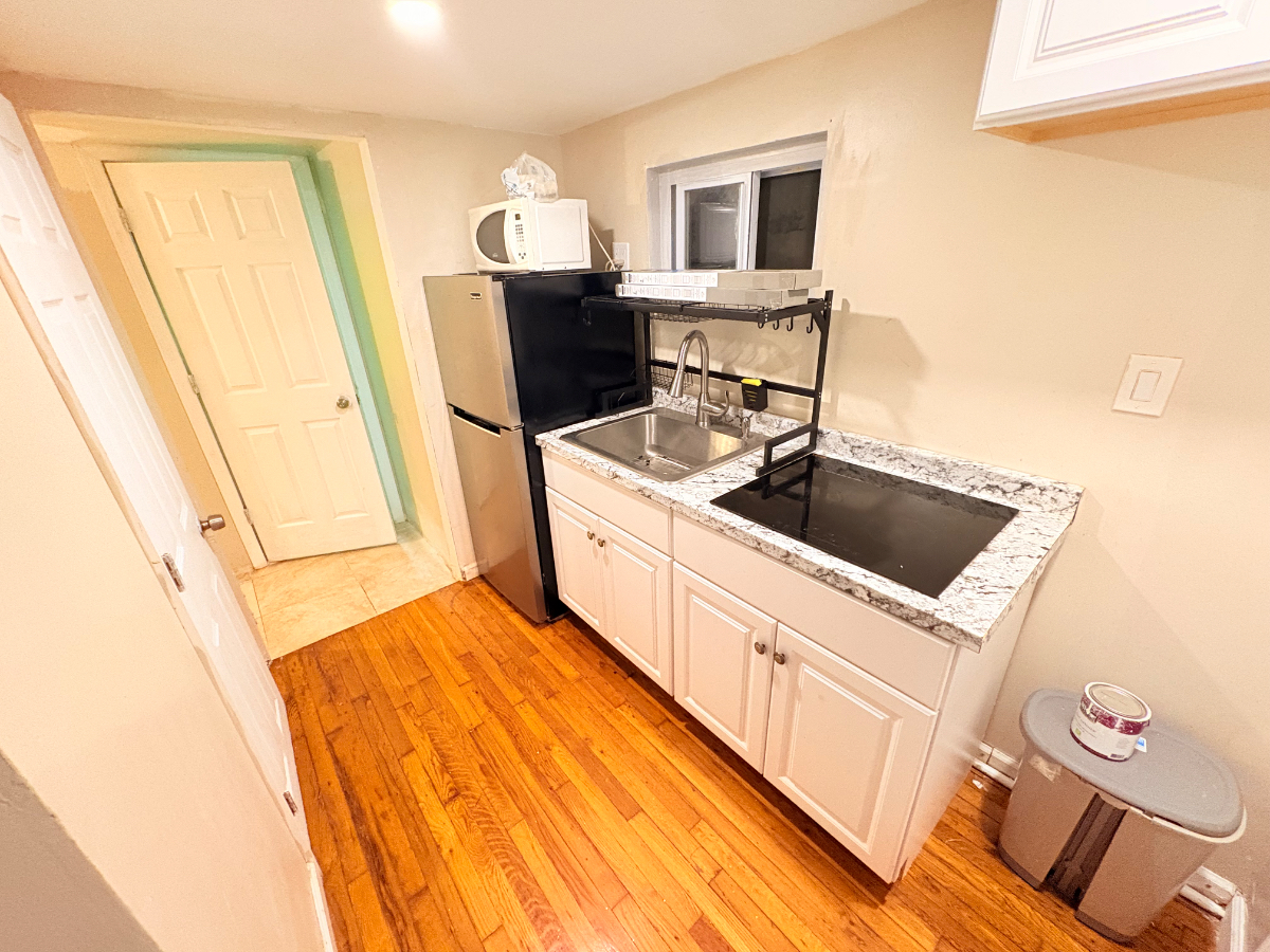 Prime Hempstead Rental - Photo 2