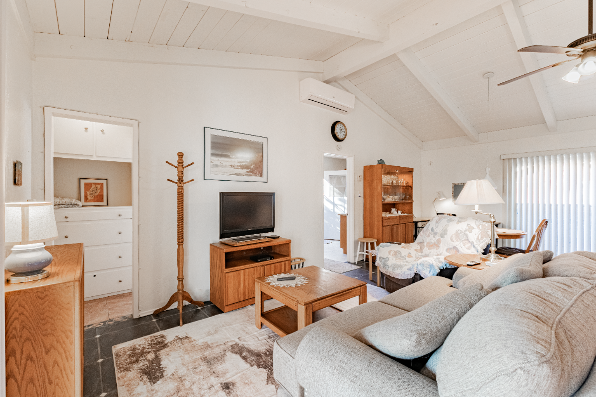 Bright Southeast San Diego Studio With Easy City Access - Photo 1