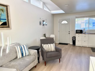 Enjoy Coastal Living in this Quiet, Newly Renovated One Bedroom/One Bath Cottage - Photo 2