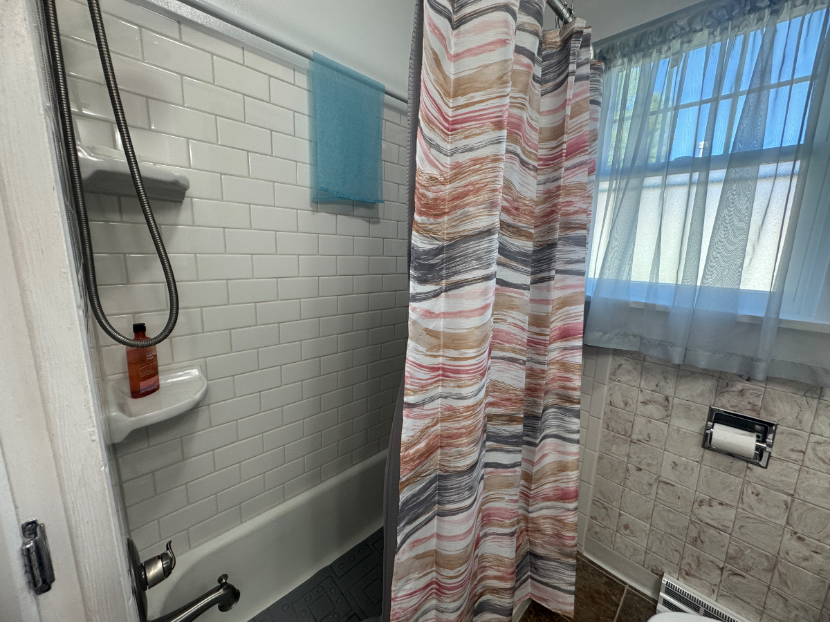 Beautiful 3 bedroom Home Fully Furnished Home - Photo 10