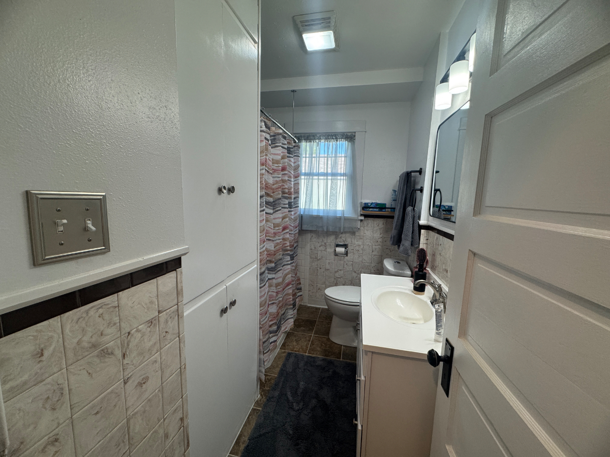 Beautiful 3 bedroom Home Fully Furnished Home - Photo 9