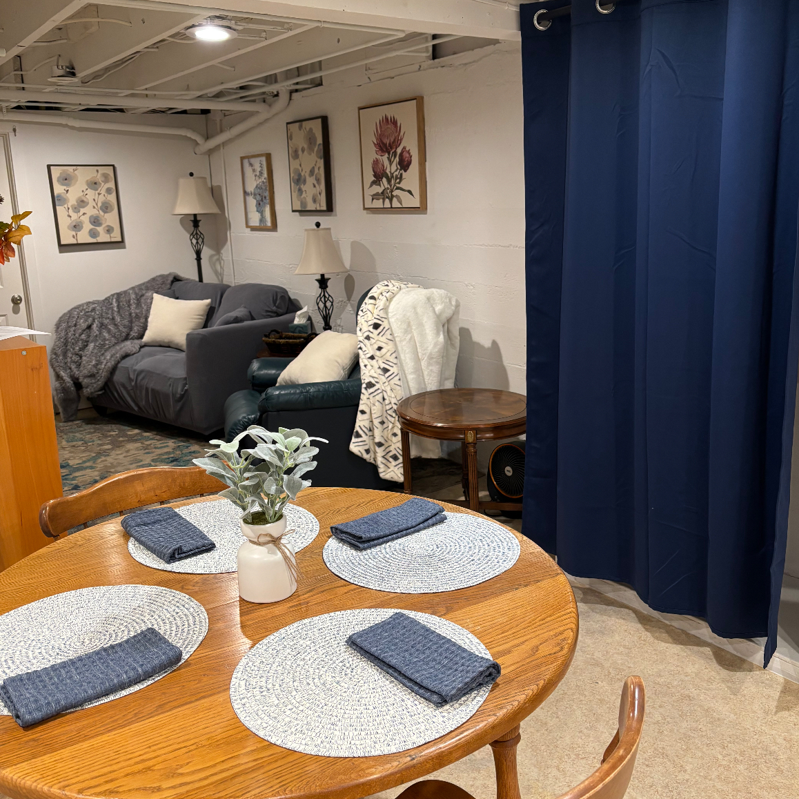 Comfortable Two Bedroom Apartment in Great Location - Photo 3